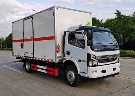 舜德牌SDS5125XRQE6型易燃?xì)怏w廂式運輸車